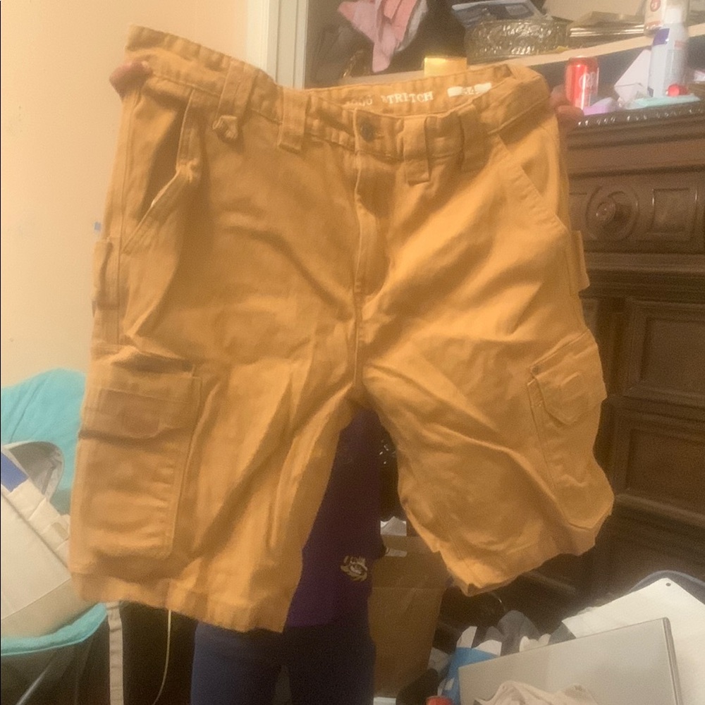Wrangler Tan Cargo Shorts with Relaxed Fit